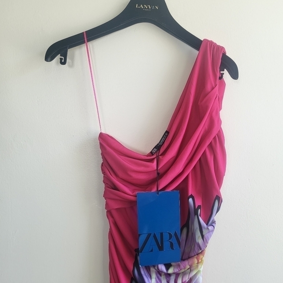 New Zara Side Flower Draped One Shoulder Barbie Pink Blogger FaveMidi Dress XS - Picture 10 of 15